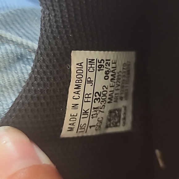 Girls cleats - Picture 3 of 3